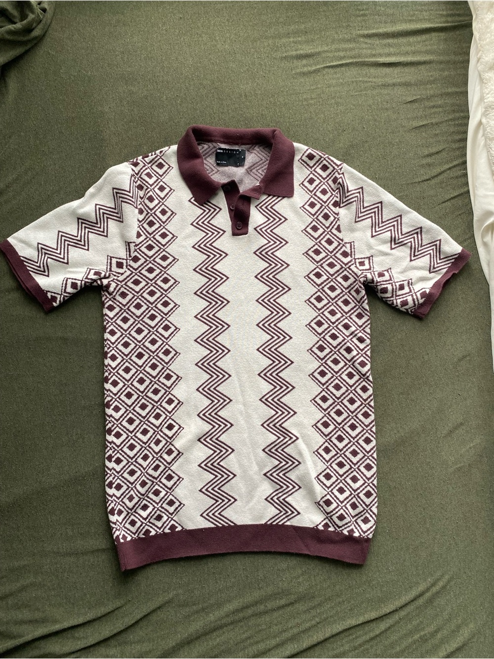Preppy Americana Men's Short-Sleeve Polo Shirt in Burgundy and Cream